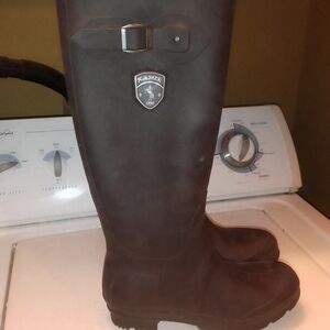 Kamik Woman's Black Rain & Snow /Barn Rubber Boots Size 8